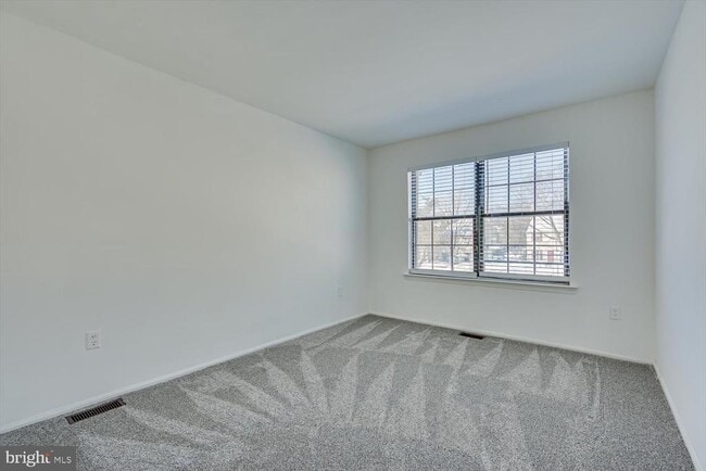 Building Photo - 60 O'Neill Ct