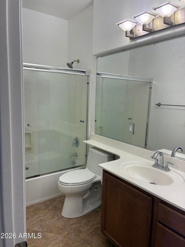 Building Photo - 2741 W Redwood Ln