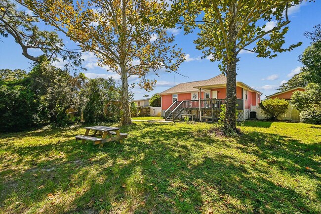 Building Photo - 2340 Grand Oaks Ln