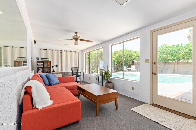Building Photo - 2118 E Pebble Beach Dr