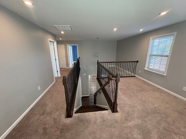 Building Photo - 1044 Crest Oak Ln