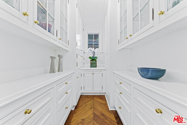 Building Photo - 515 S Westgate Ave