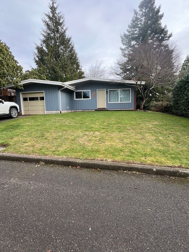 Building Photo - Updated 3 Bedroom & 1 Bath located on dead end street!