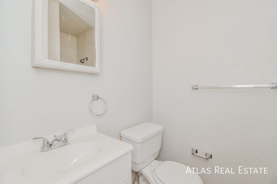 Building Photo - 4261 Deerfield Hills Rd