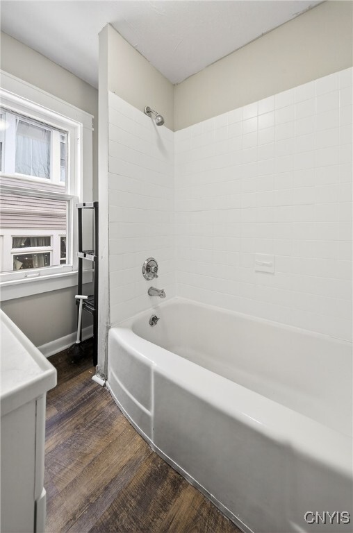 Building Photo - 162 Reed Ave