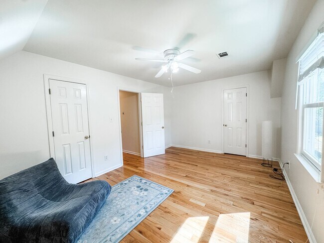 Building Photo - 138 Wood Creek Dr