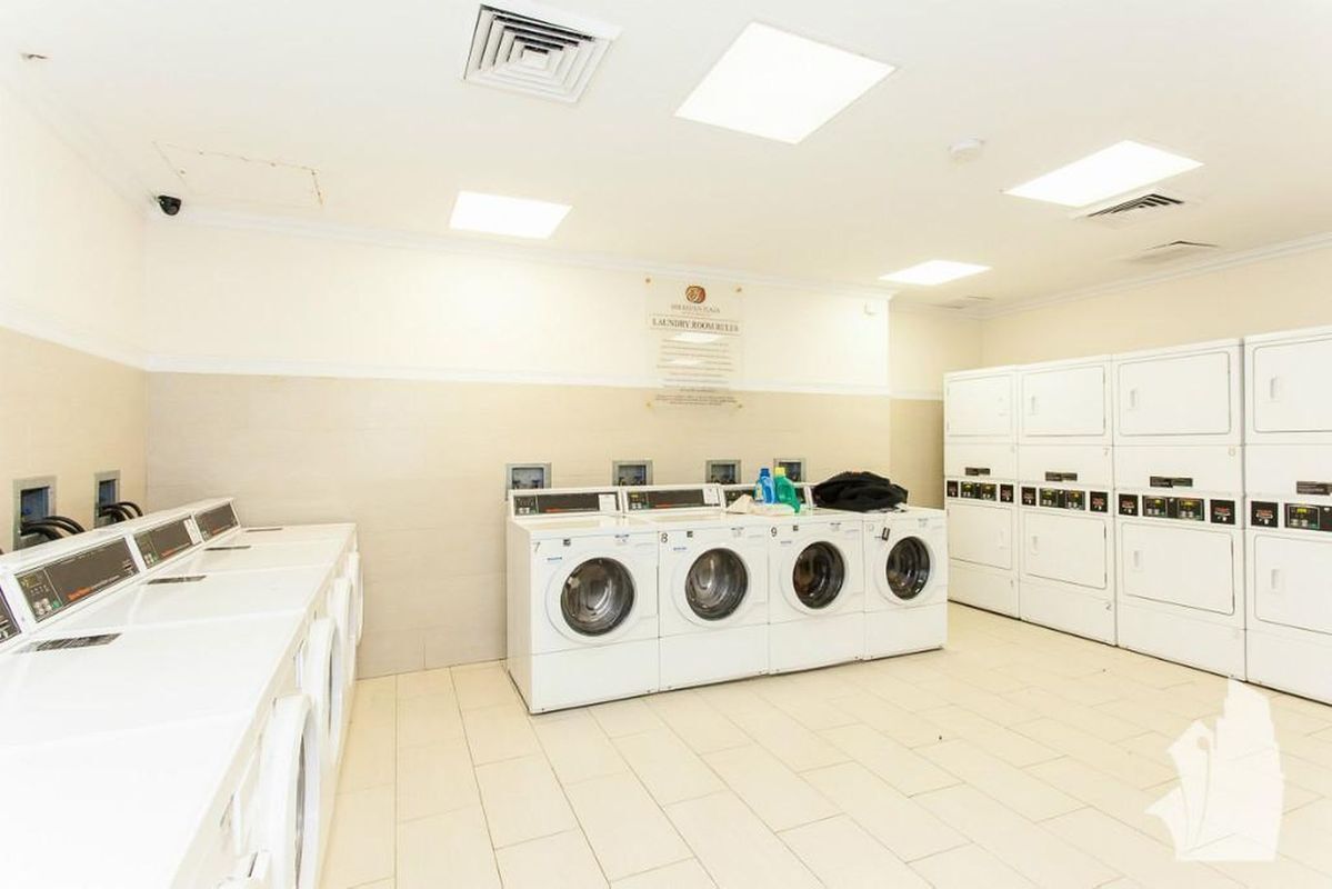 Building Photo - 4607 N Sheridan Rd