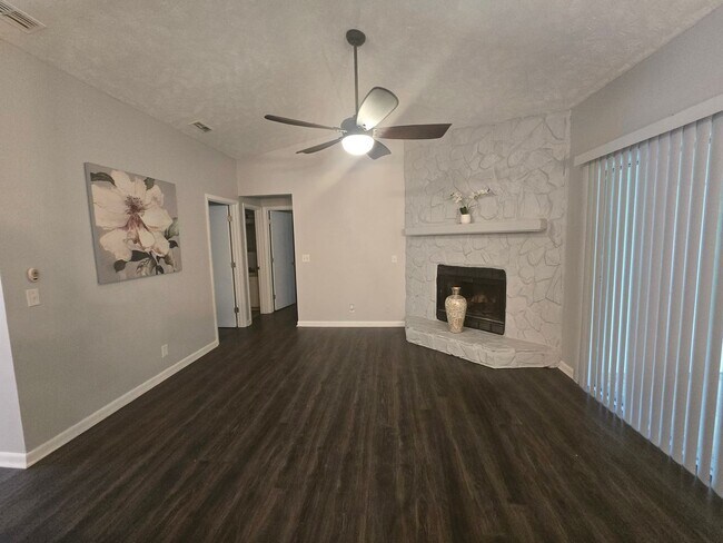 Building Photo - 6764 Willowbrook Dr