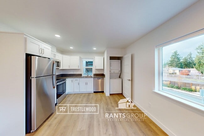 Building Photo - Easy I5 Access! 1 Bed ADU in Trestlewood!