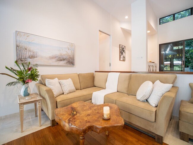 Building Photo - Beautiful Furnished, 2 Bed, 3 Bath, Gated ...