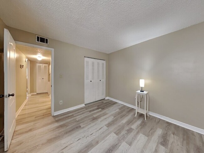 Building Photo - 3260 Candle Ridge Dr