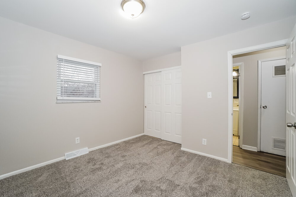Building Photo - 6536 Dobson Square E