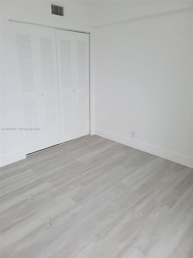 Building Photo - 3300 NE 191st St