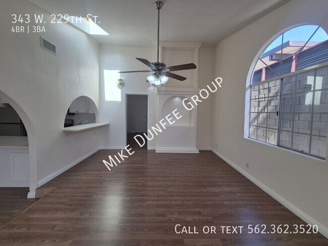 Building Photo - 343 W 229th St