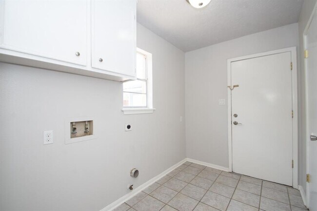 Building Photo - 5414 Forest Timbers Dr