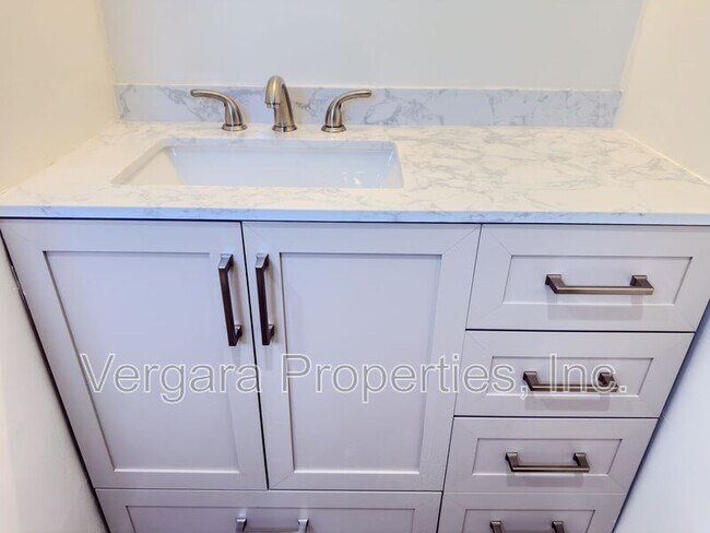 Building Photo - 137 29th St