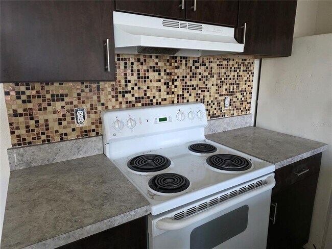 Building Photo - 2030 Cascades Blvd