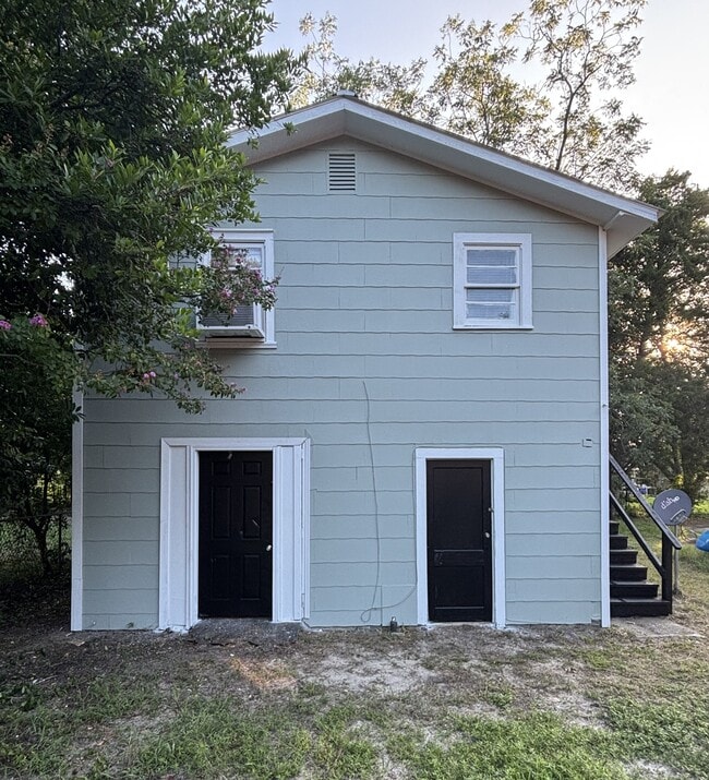 Building Photo - 108 Pitt St
