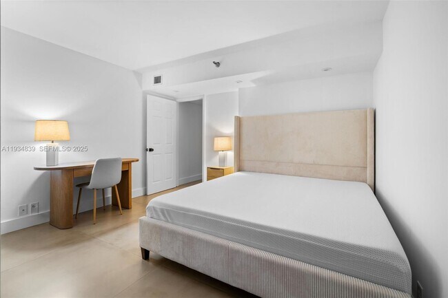 Building Photo - 3300 NE 191st St