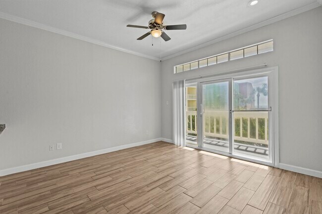 Building Photo - 7820 Seawall Blvd