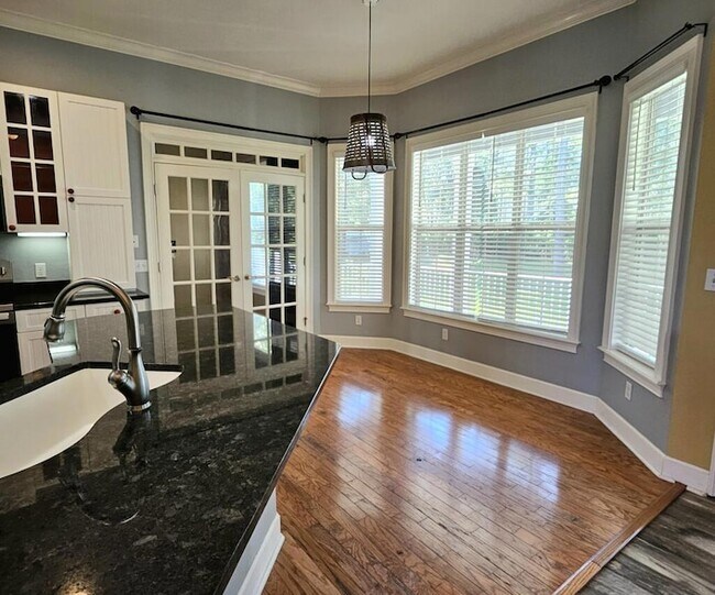 Building Photo - 366 Bellingham Dr