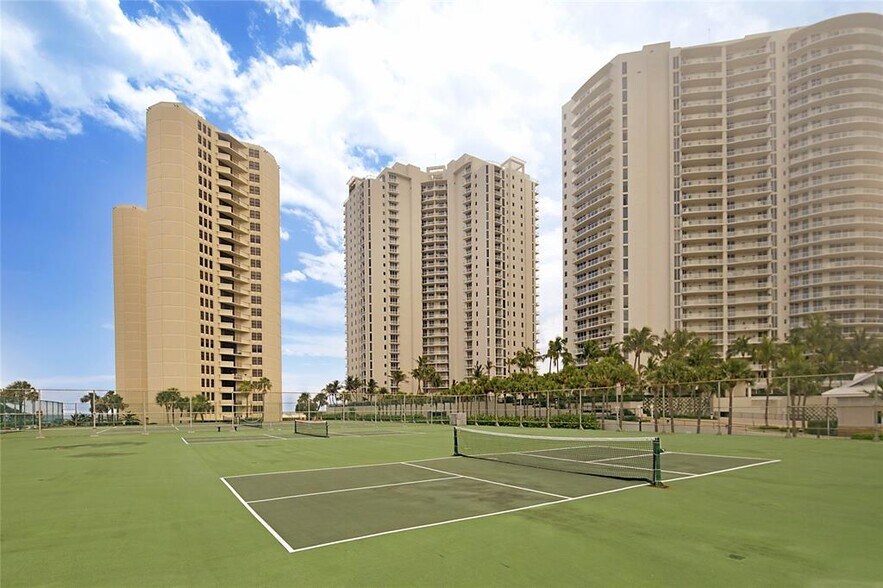 Building Photo - 2800 N Ocean Dr