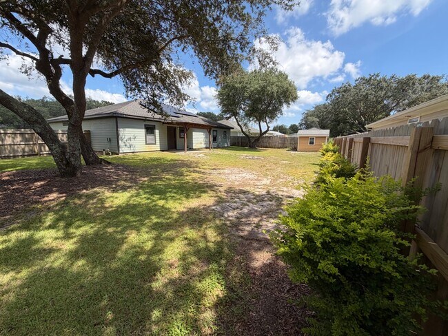 Building Photo - 8127 Carmona St