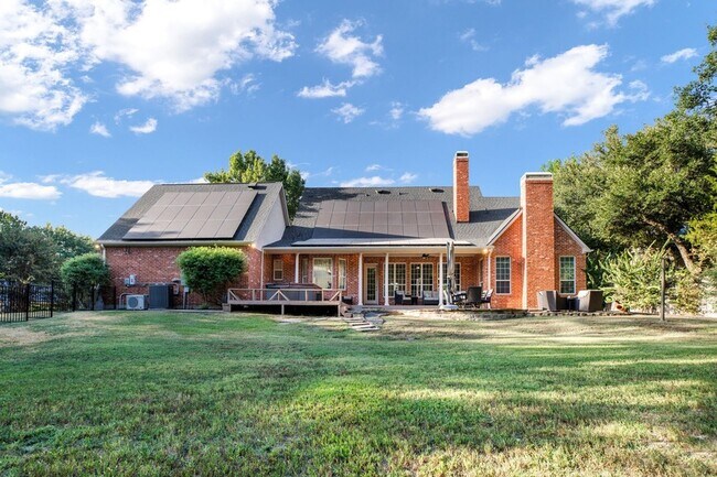 Building Photo - 5 Meadowbrook Cir