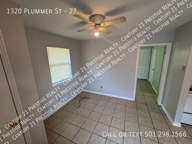 Building Photo - 1320 Plummer St