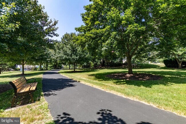 Building Photo - 1213 Clearfield Cir