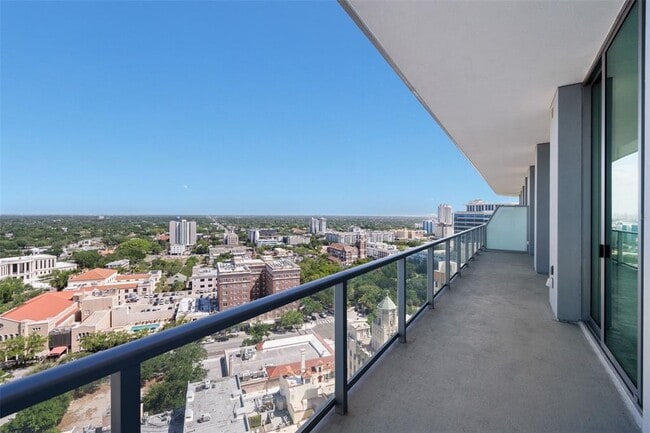 Building Photo - 400 Central Ave