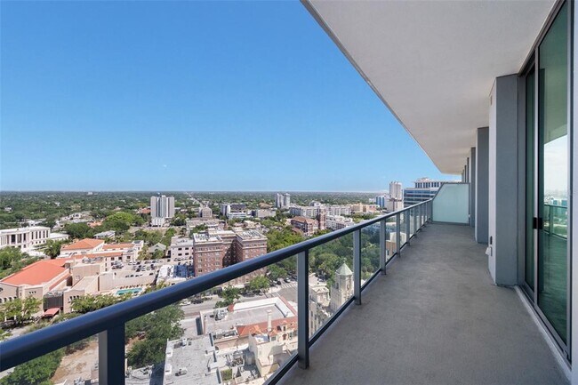 Building Photo - 400 Central Ave