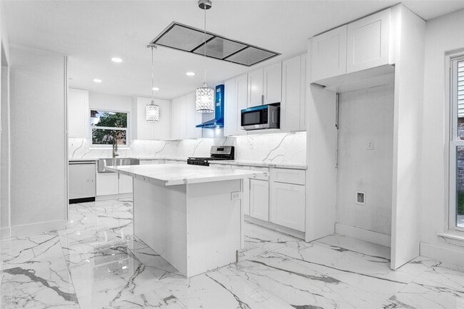 Building Photo - 15702 Congo Ln