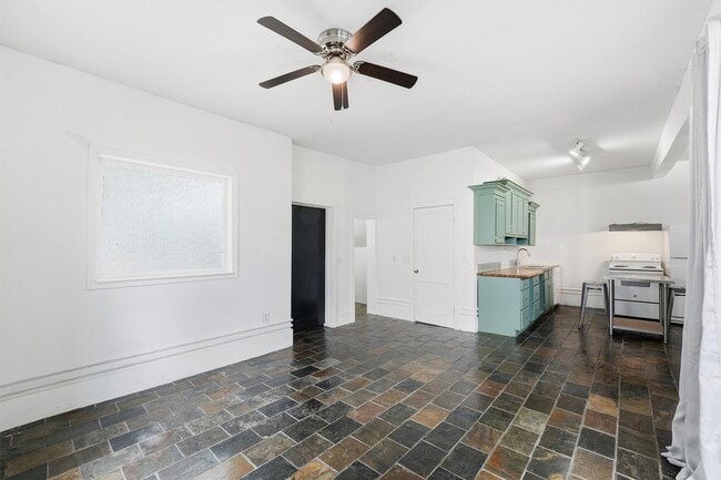 Building Photo - 5313 Palmetto St