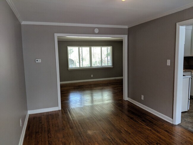 Building Photo - 44 Thackery Pl