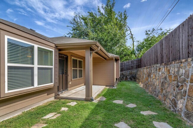 Building Photo - 4936 Lemon Grove Dr