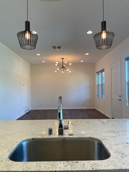 Building Photo - 58 Promesa Ave