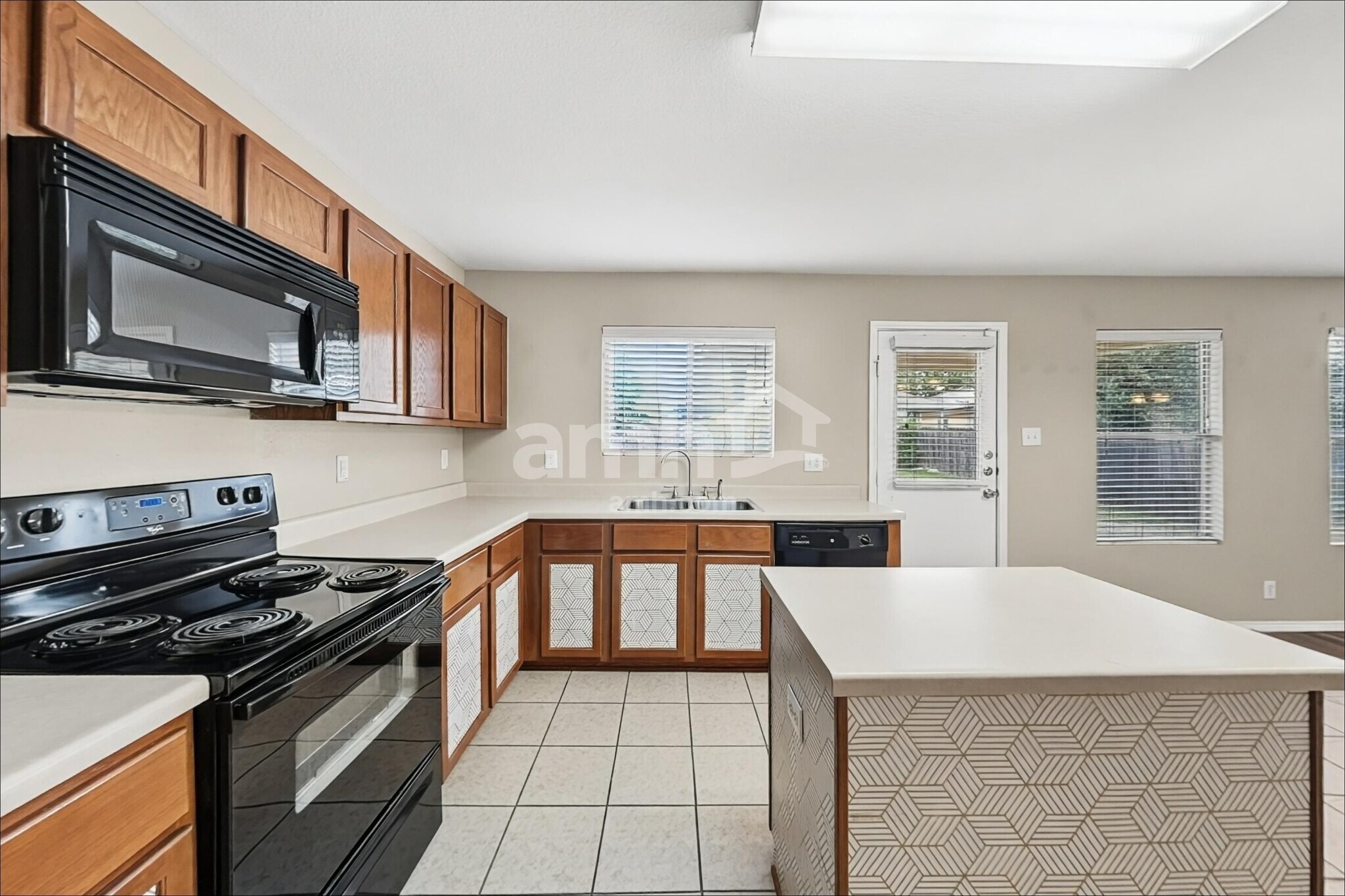 Building Photo - 723 Rodeo Ranch