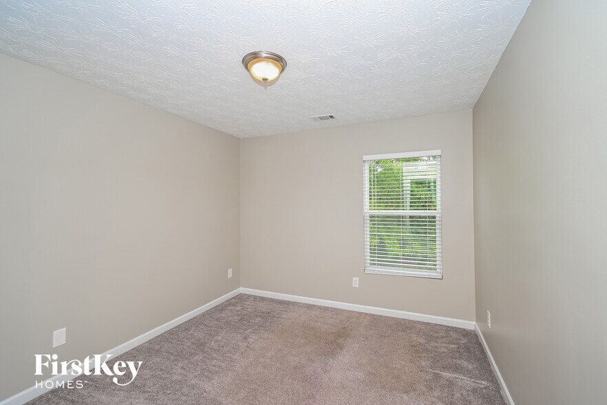 Building Photo - 135 Parkmont Ct