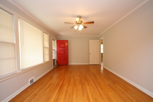 Building Photo - 7620 Charlotte Dr SW