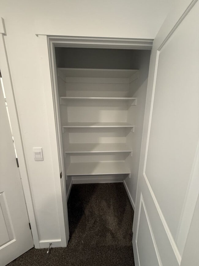 Building Photo - Charming Townhome in Provo, UT  $500 gift card if rented, Pets upon approval