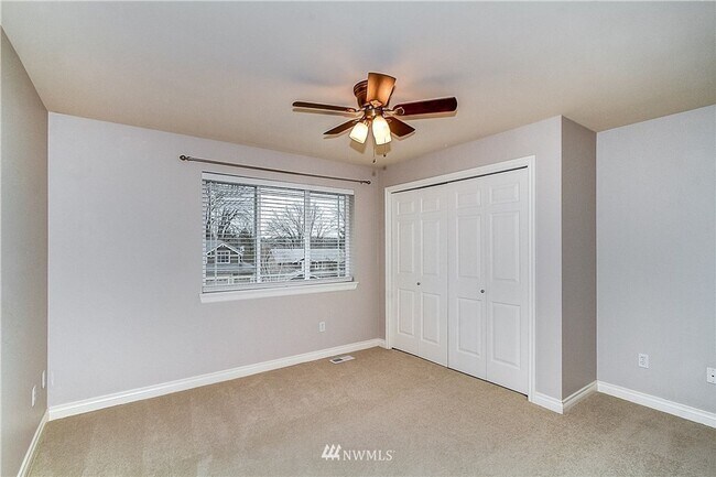 Building Photo - Sammamish Home