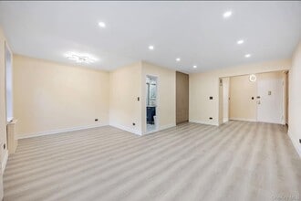 Building Photo - 100-25 Queens Blvd