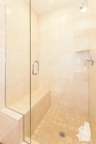 Building Photo - 3829 N Southport Ave