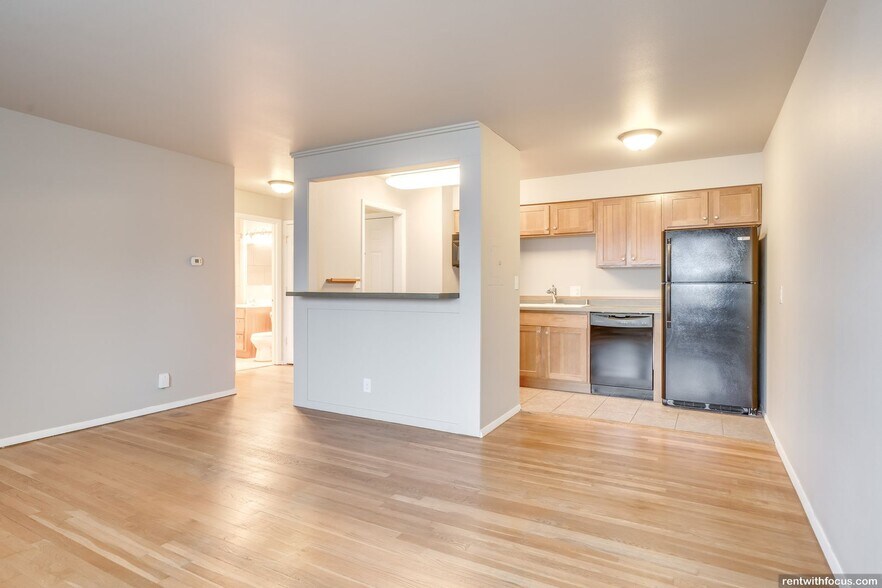 Interior Photo - Rainbow Drive