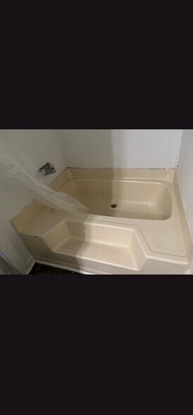 Building Photo - 581 Ila Rd