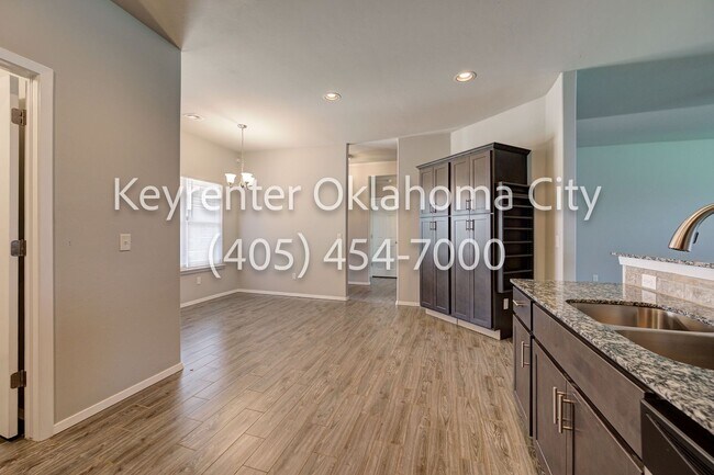 Building Photo - Modern Single Family Home in El Reno, OK!