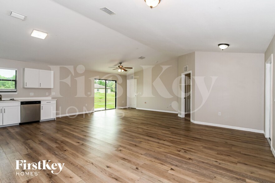 Building Photo - 3007 44th St SW