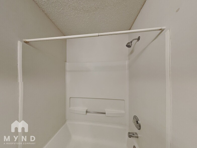 Building Photo - 5050 Oakley Commons Blvd