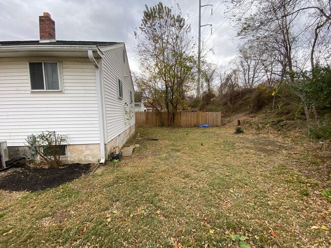 Building Photo - Renovated 3 Bed Single Family Ranch Home o...